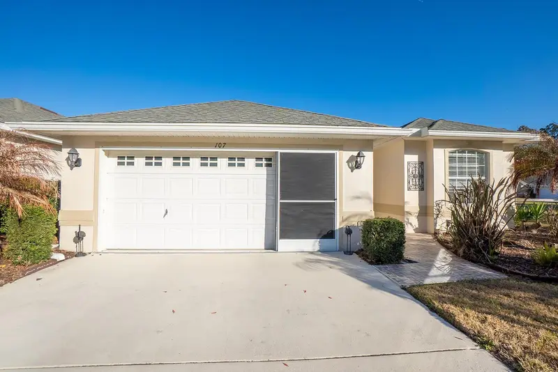 107 Raintree Cir, FL
