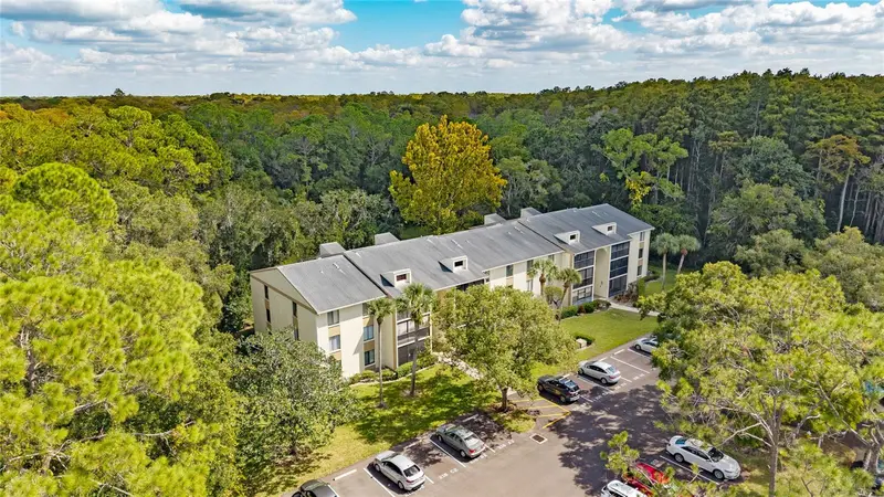 3232 Lake Pine Way E #F2, FL