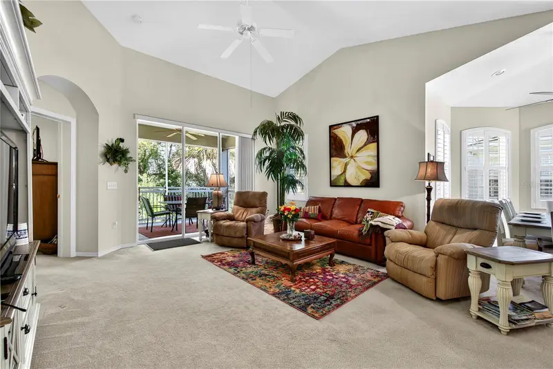 516 Grasslands Village Cir, FL