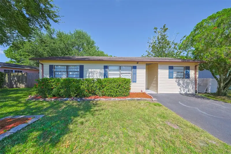 1507 76th Ave N, FL