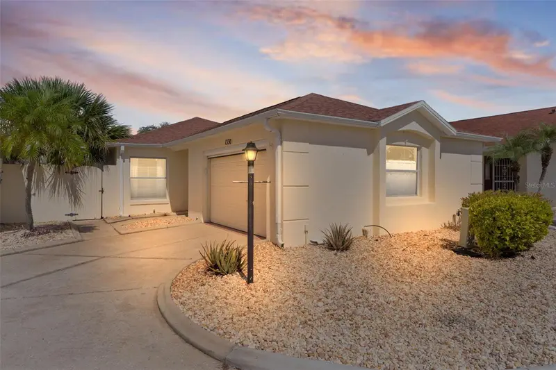 1330 La Jolla Cir, FL