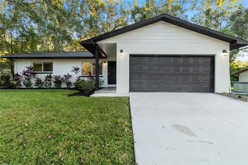 609 Holley St, FL