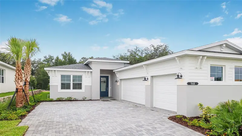 944 Club Cresswind Dr, FL