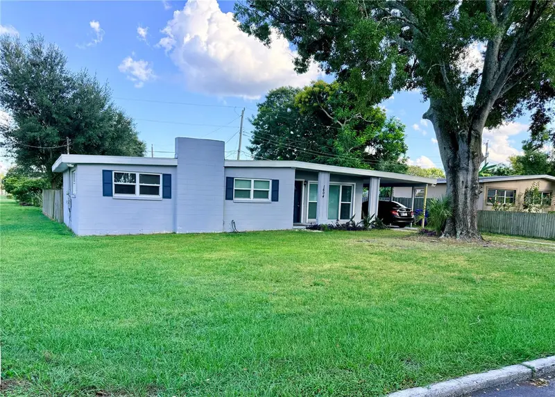 1604 Crystal Ct E, FL