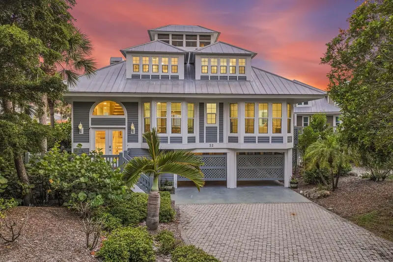 22 Seawatch Dr, FL