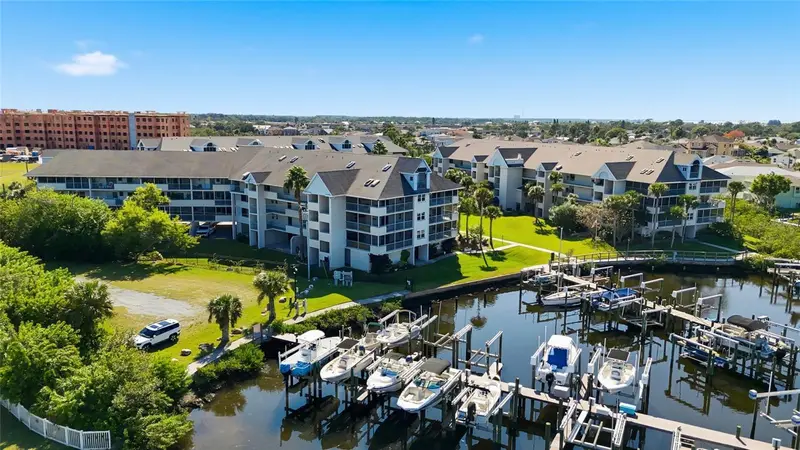 5567 Sea Forest Dr #323, FL
