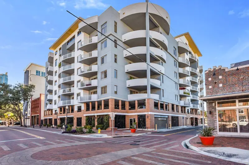 1108 N Franklin St #605, FL