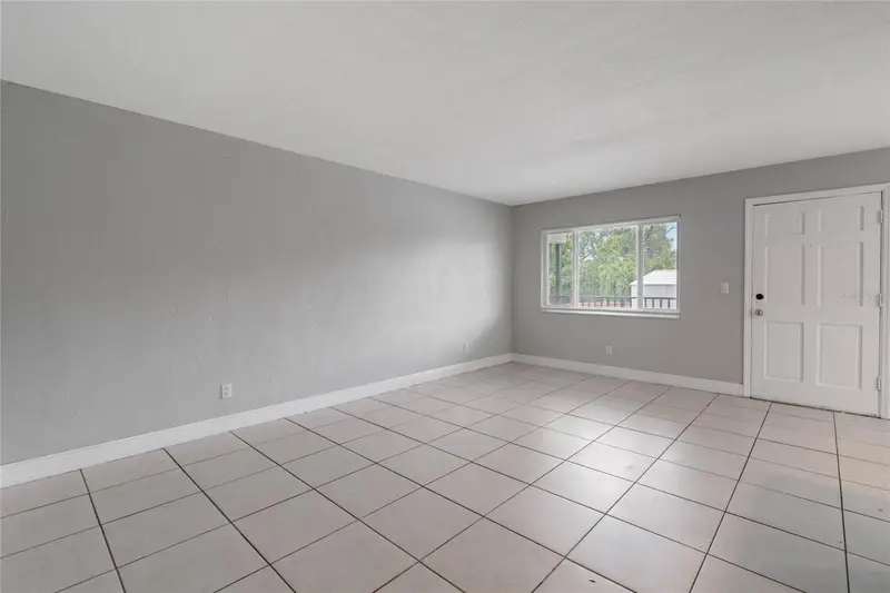 900 S Peninsula Dr #207, FL