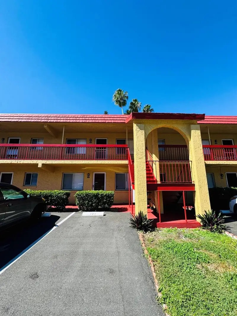 400 El Camino Dr #223, FL
