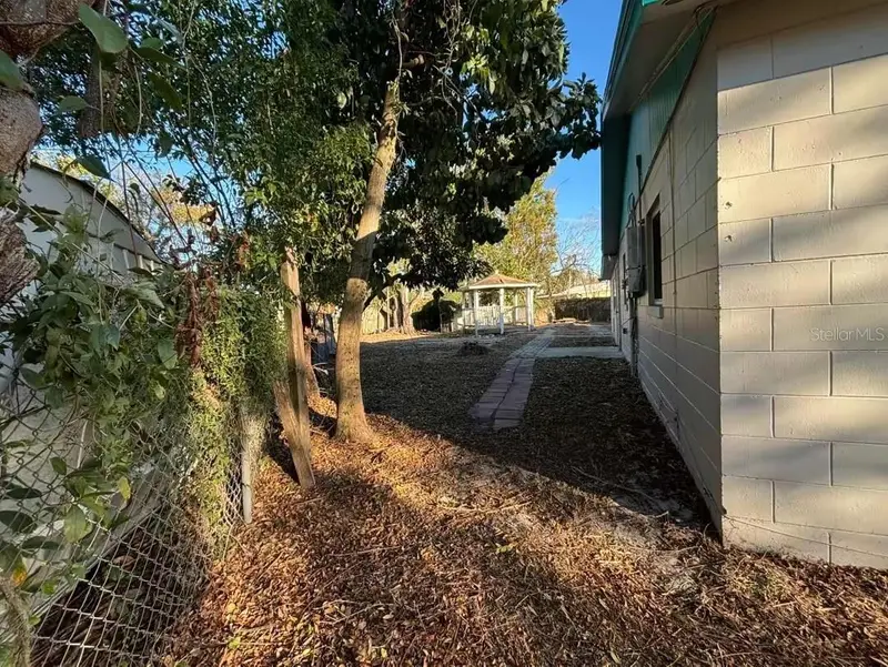 710 East Ct, FL