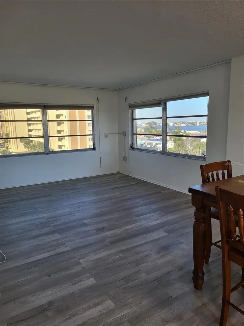 4650 Cove Cir #611, FL