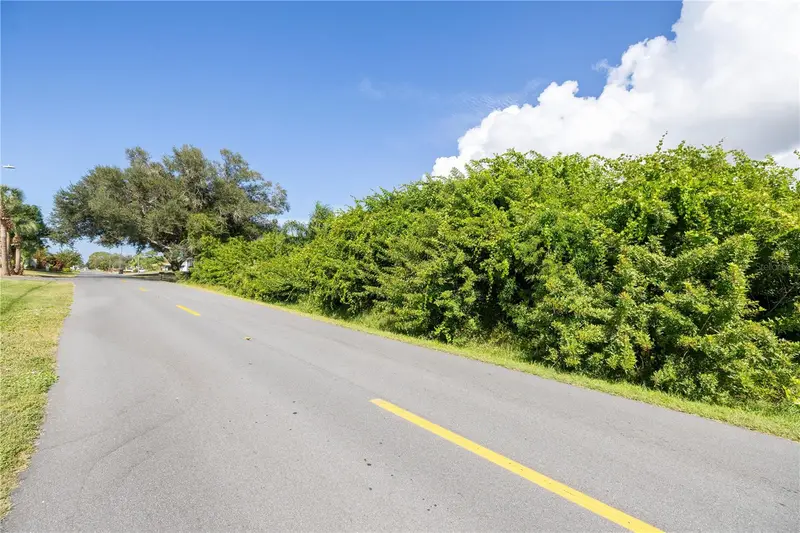 Sterling Rd, FL