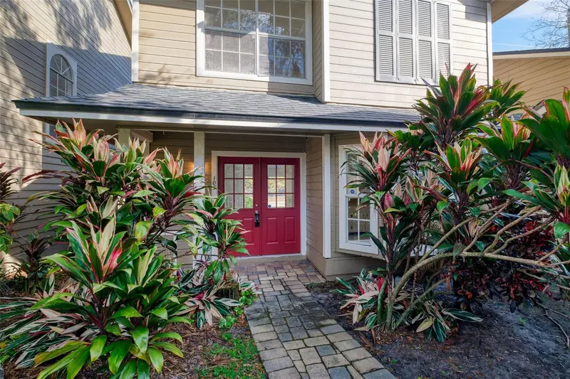 6040 Scotchwood Gln #105, FL