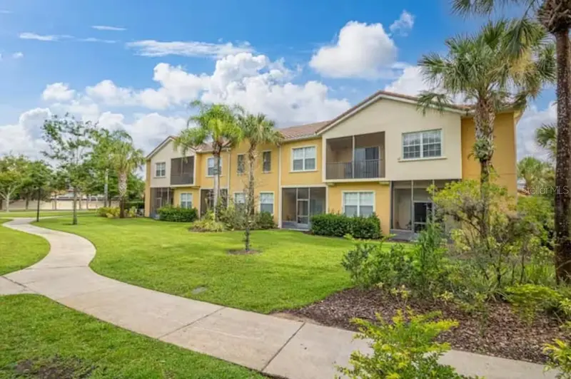 2888 Oakwater Dr #2888, FL
