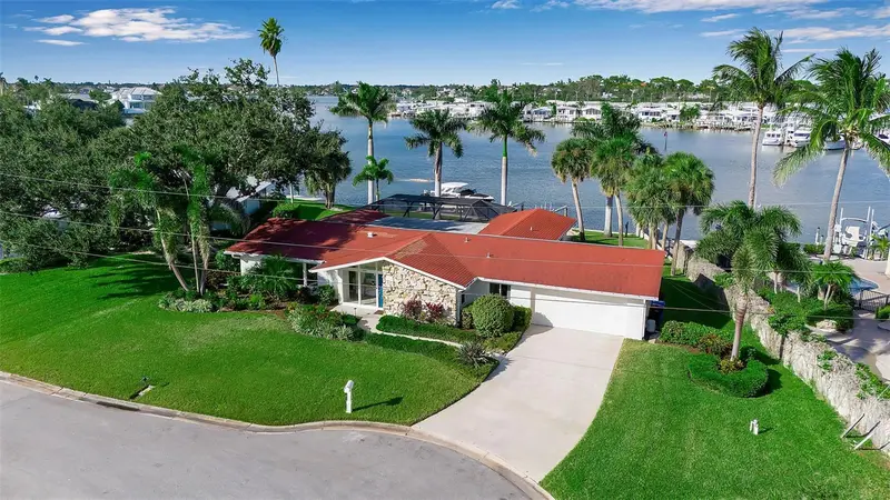 318 Nassau St N, FL