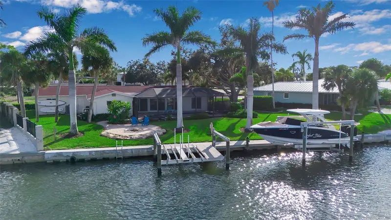 318 Nassau St N, FL