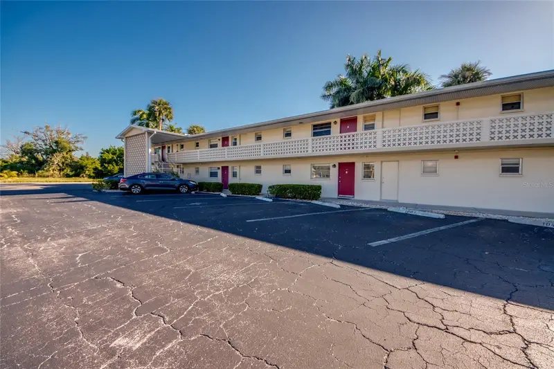 1003 Tropic Ter, FL