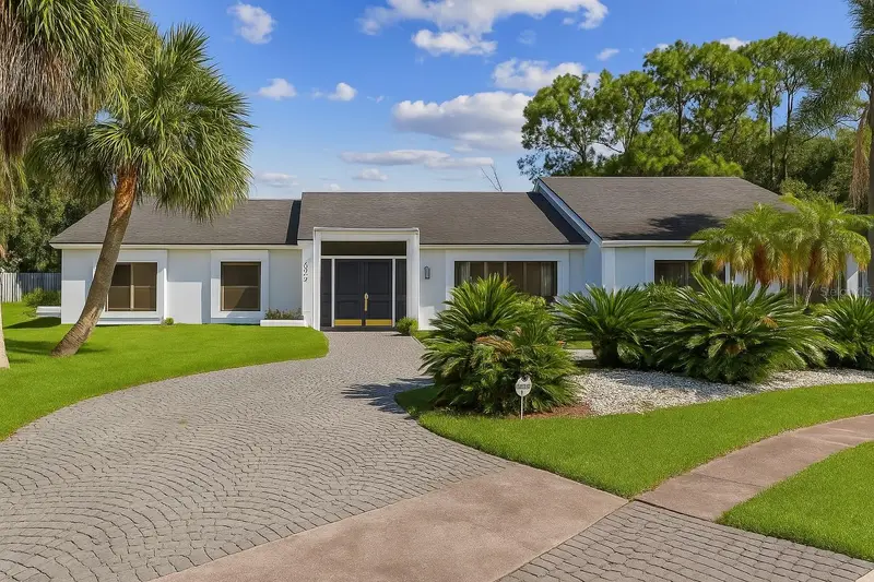 672 Mossy Branch Ct, FL