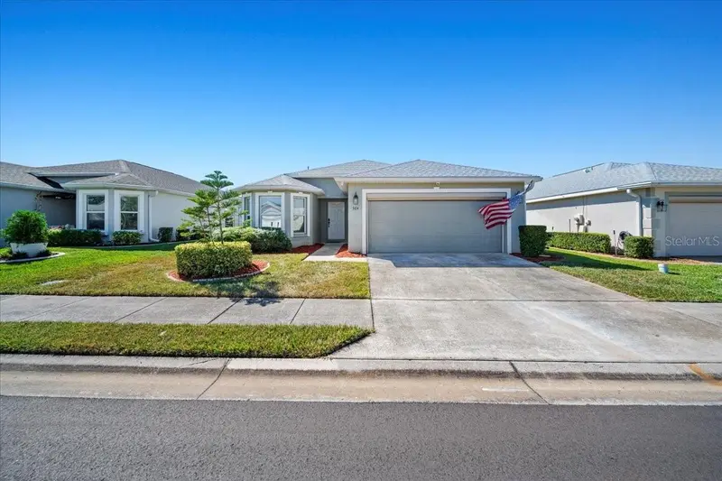 364 Lake Suzanne Dr, FL