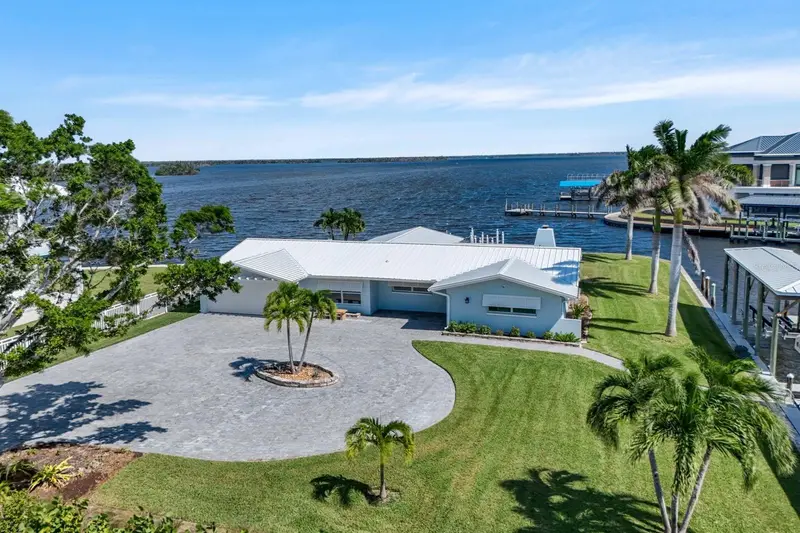 5596 Avenida Pescadora, FL