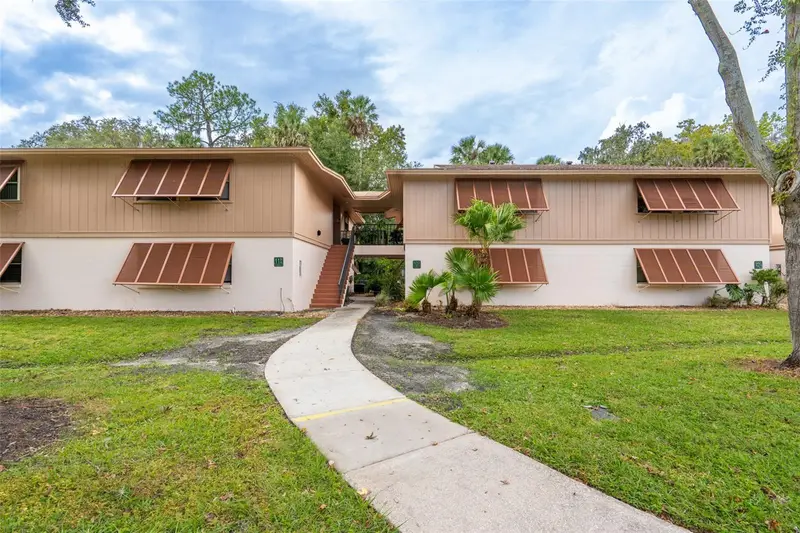 100 Sweetgum Woods Ct #10c, FL