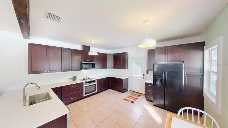 2010 S Maple Ave, FL