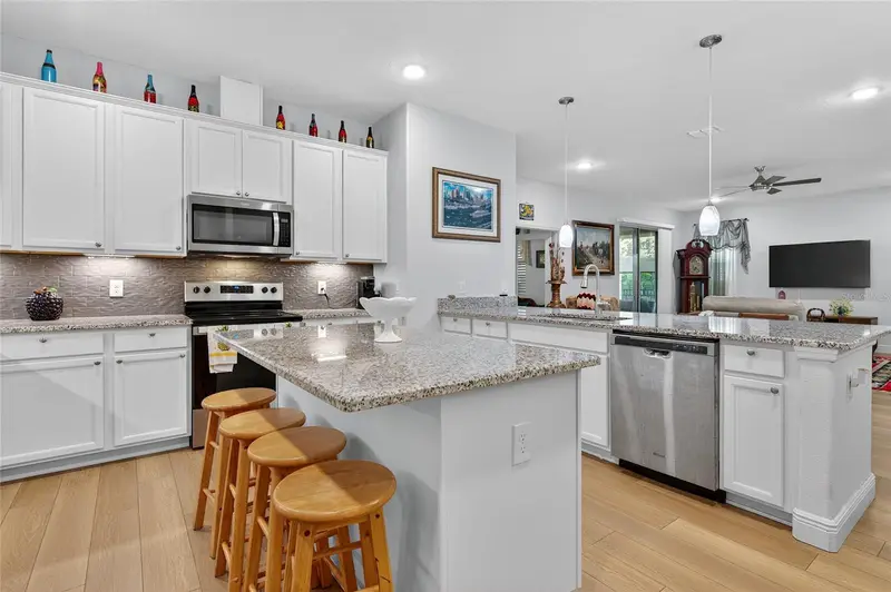 42 Huntington Pl, FL