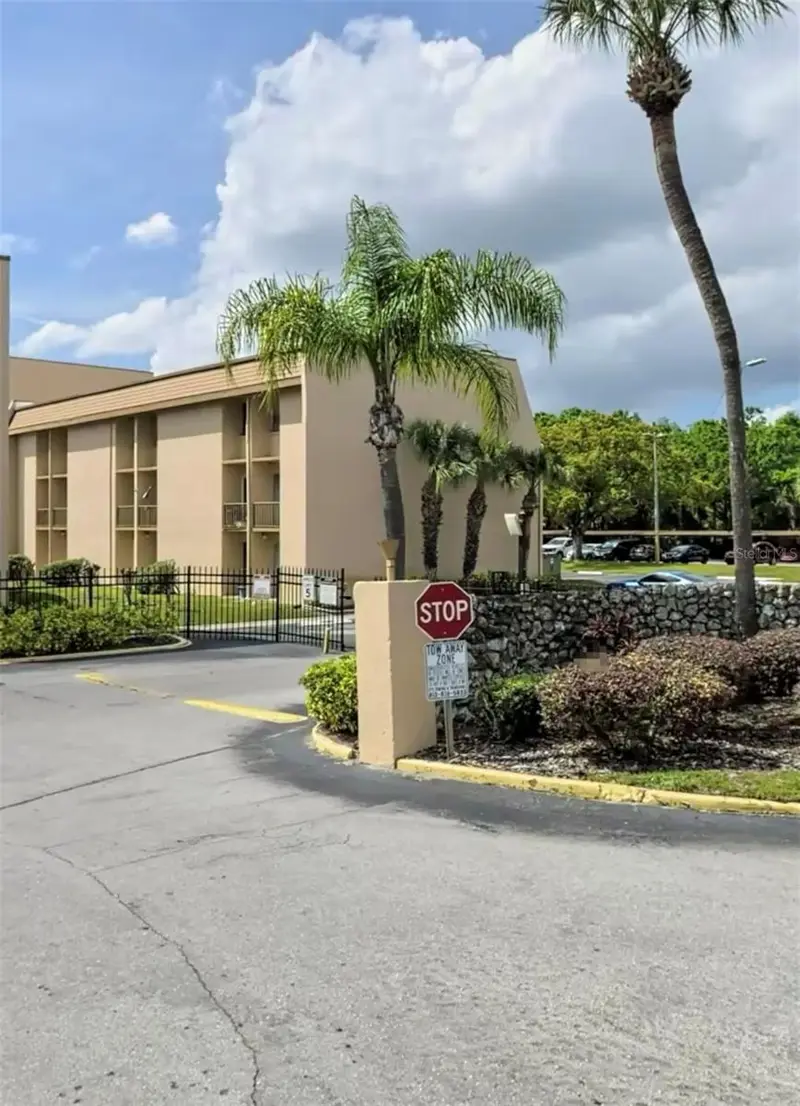 5820 N Church Ave #348, FL