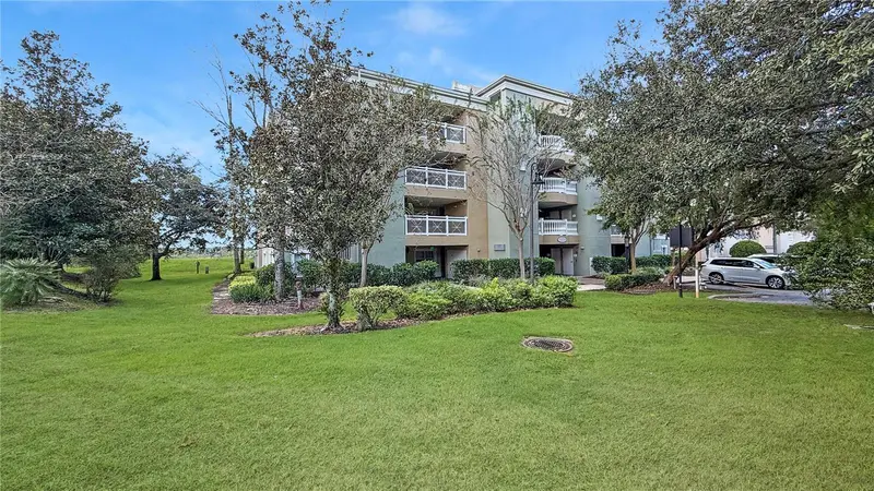 1370 Centre Court Ridge Dr #303, FL