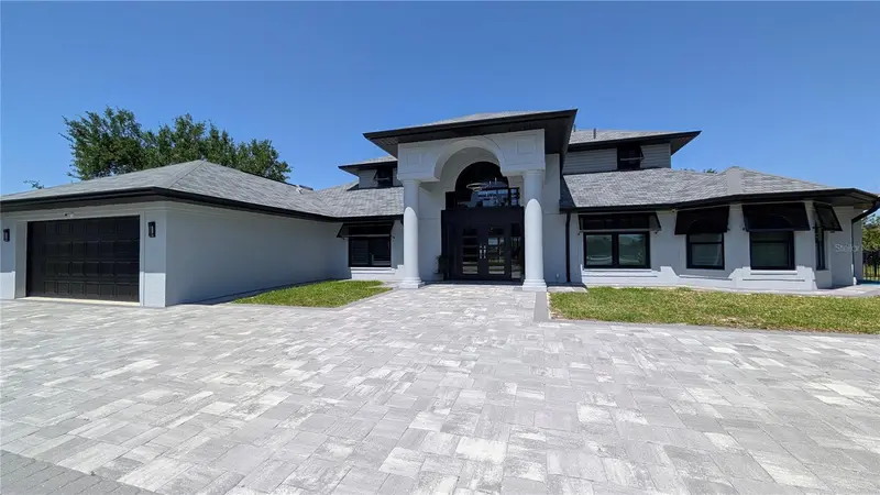 384 Viedma St, FL