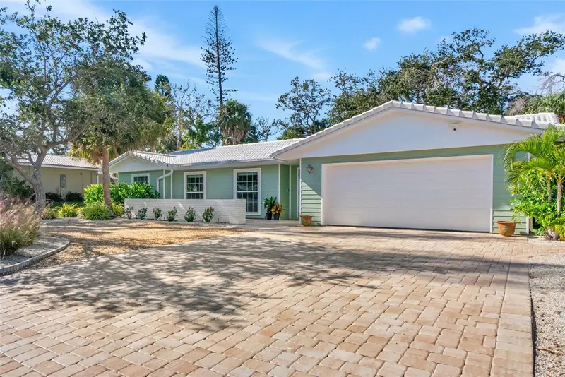 630 Venice Ln, FL