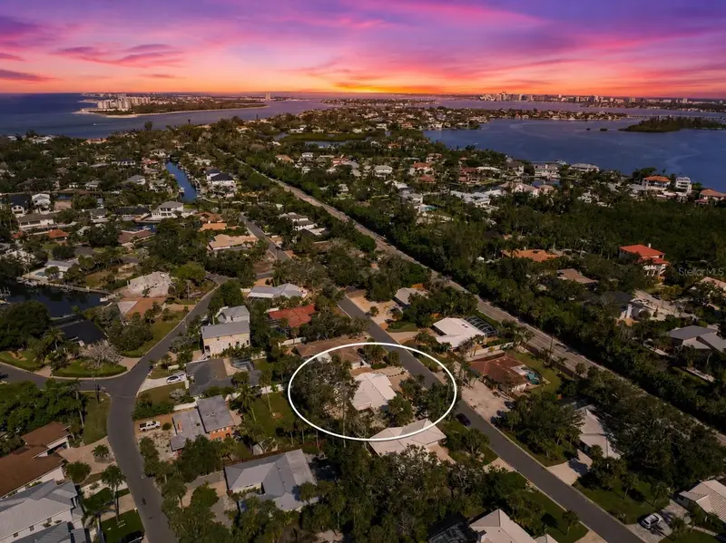 630 Venice Ln, FL