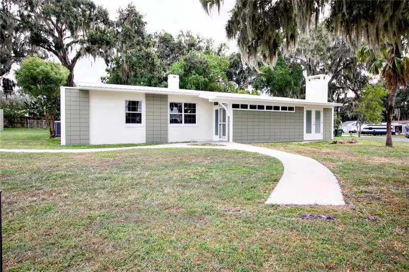1114 Oak Dr, FL