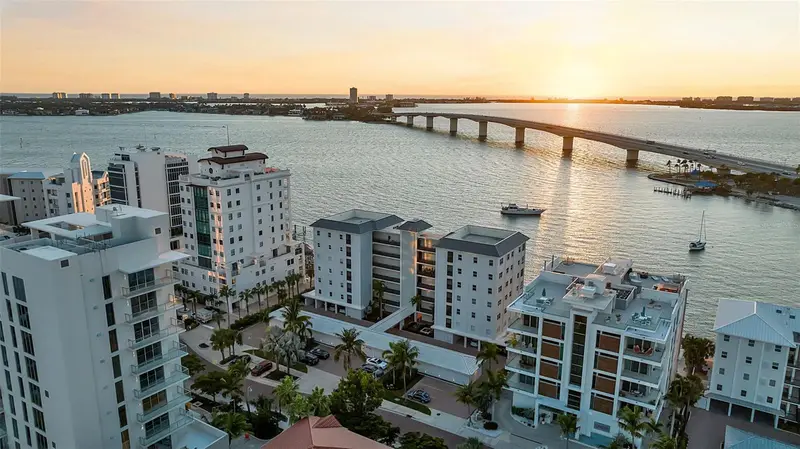 226 Golden Gate Pt #21, FL