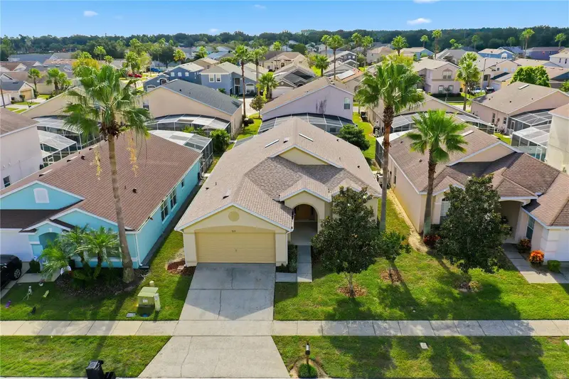 917 Bloomingdale Dr, FL