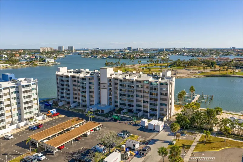 450 Treasure Island Cswy #702, FL