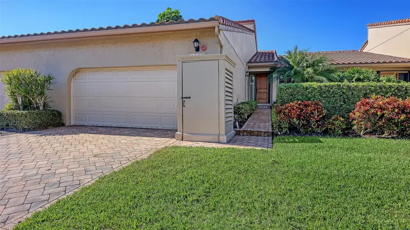 2367 Harbour Oaks Dr, FL