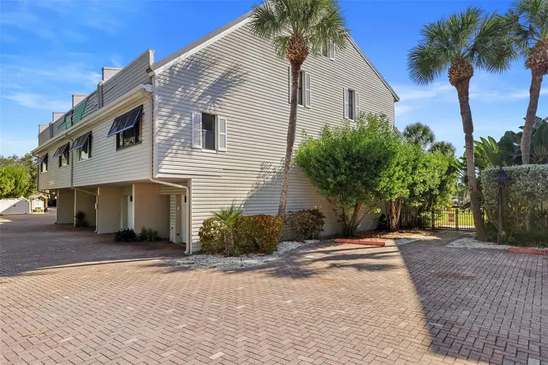 1355 Pinellas Bayway S #19, FL