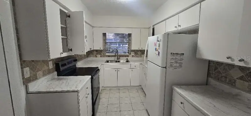 401 Skylark Ln Nw, FL