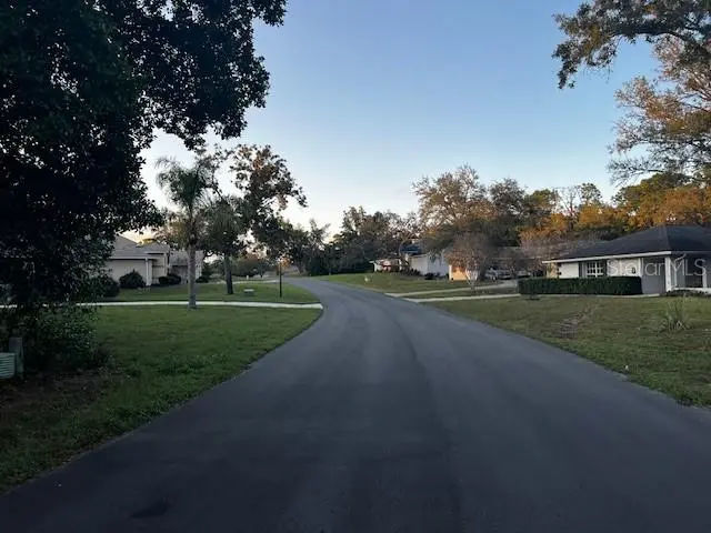 1 Graytwig Ct W, FL