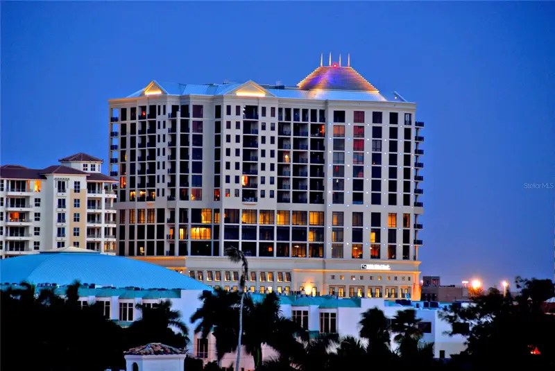 50 Central Ave #14b, FL