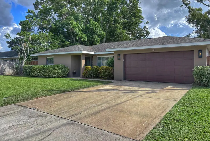 4033 13th Ave W, FL