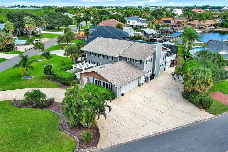 301 Quay Assisi, FL