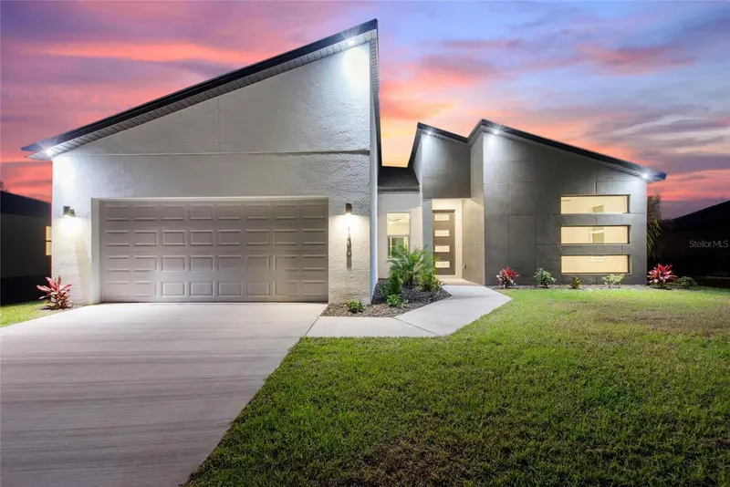 24399 Sw Kingsway Cir, FL