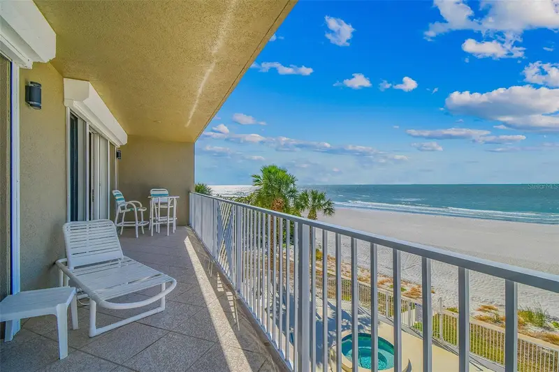 19710 Gulf Blvd #203, FL