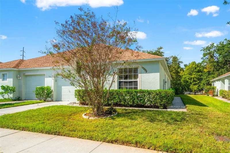 5727 Autumn Shire Dr, FL