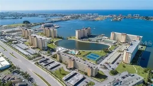 4650 Cove Cir #402, FL