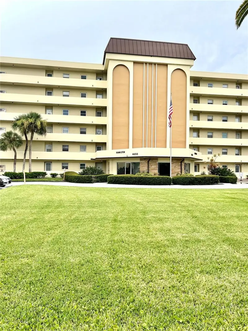 4650 Cove Cir #402, FL