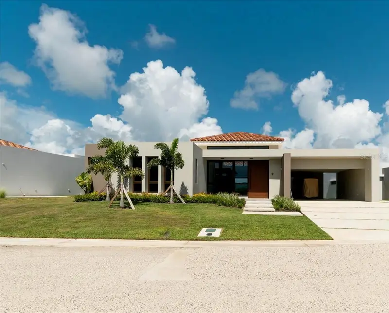 9 Los Lagos, PR