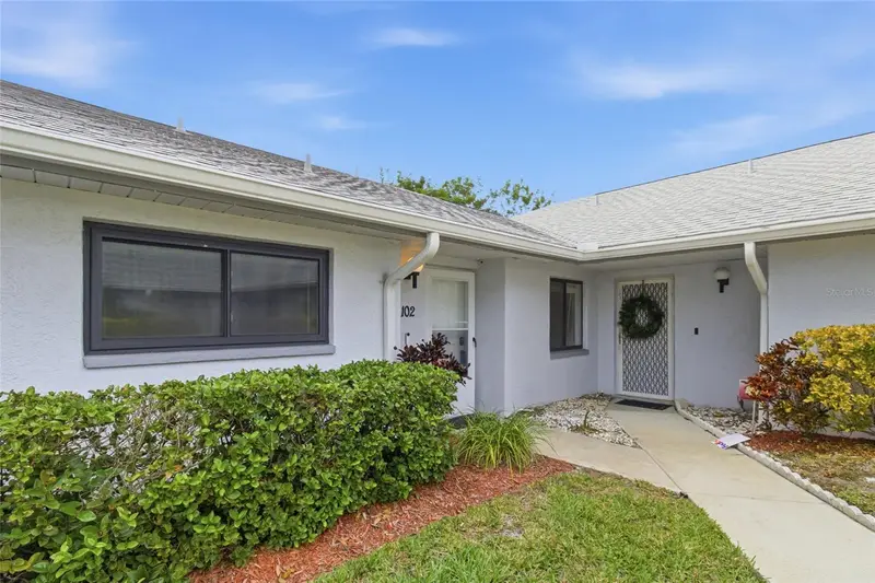 2701 Countryside Blvd #102, FL